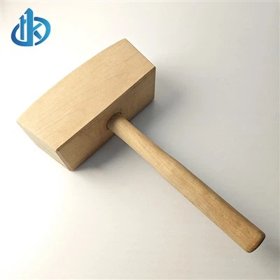 Tukul kayu gergasi